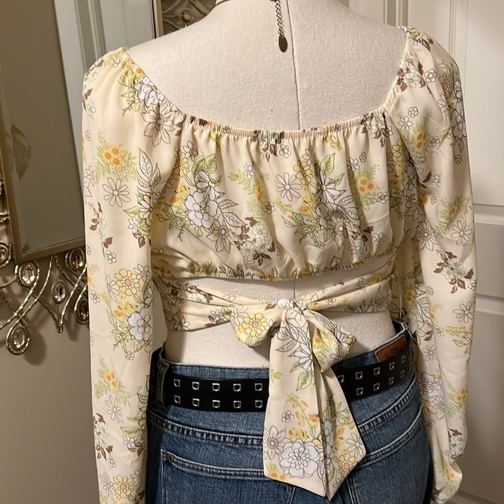 Madden NYC floral long sleeve sheer crop top with tie and built in bra XL - Picture 3 of 10